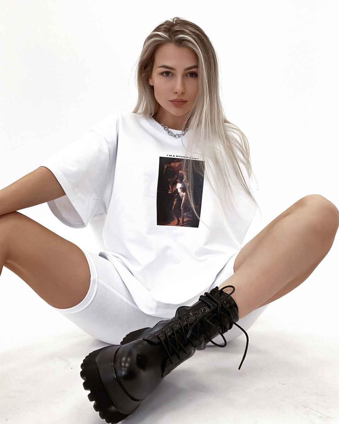 T-Shirt UNISEX — White — WOOGEE