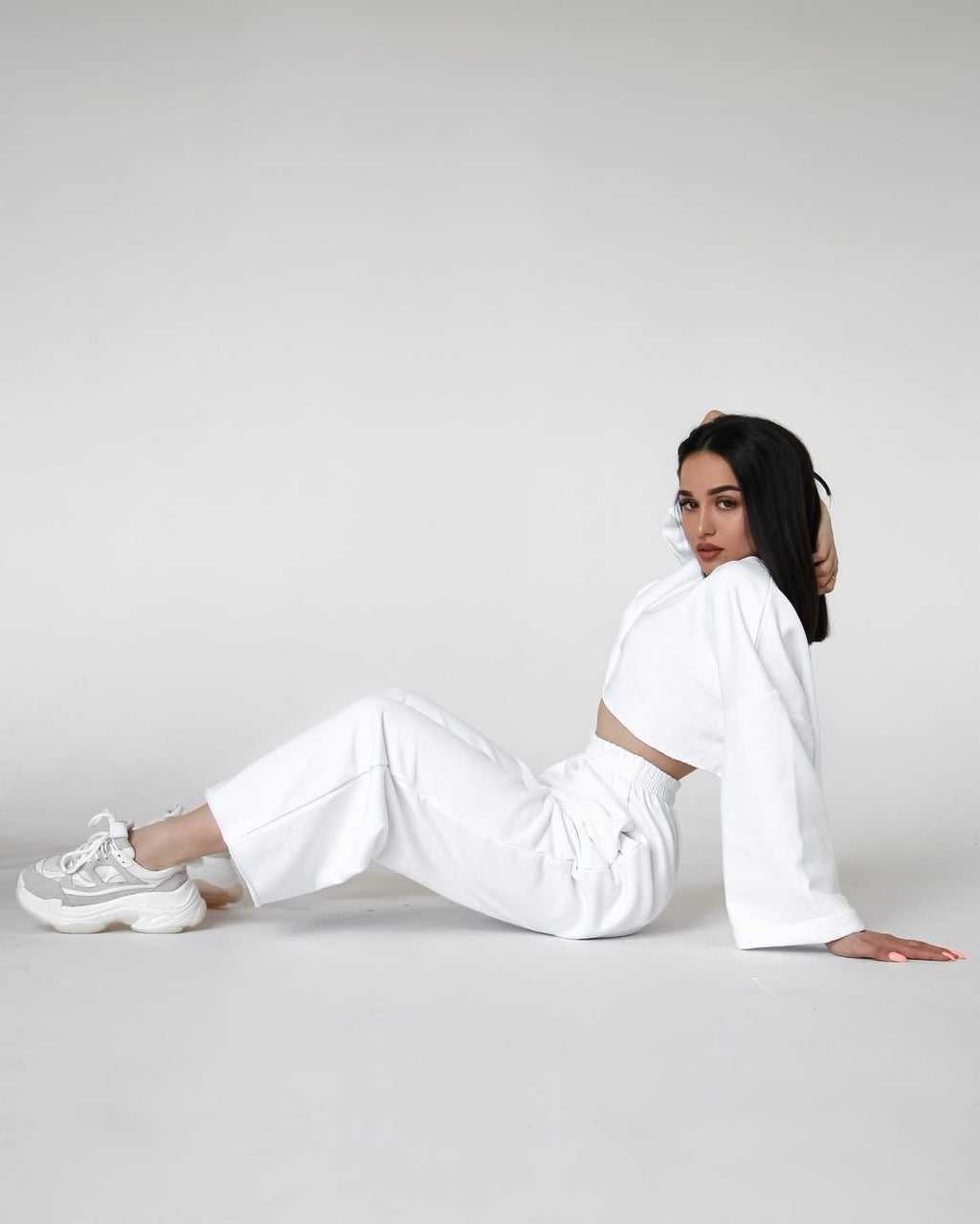 Suit WAY — White