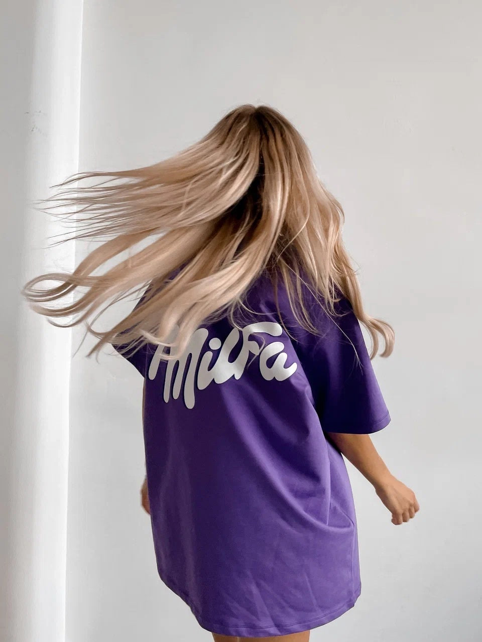 T-shirt MILFA — WOOGEE