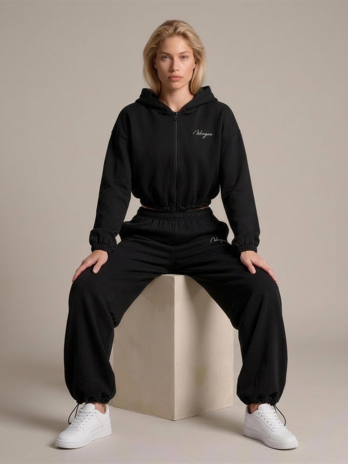 Hoodie BAGGY — Black — studio