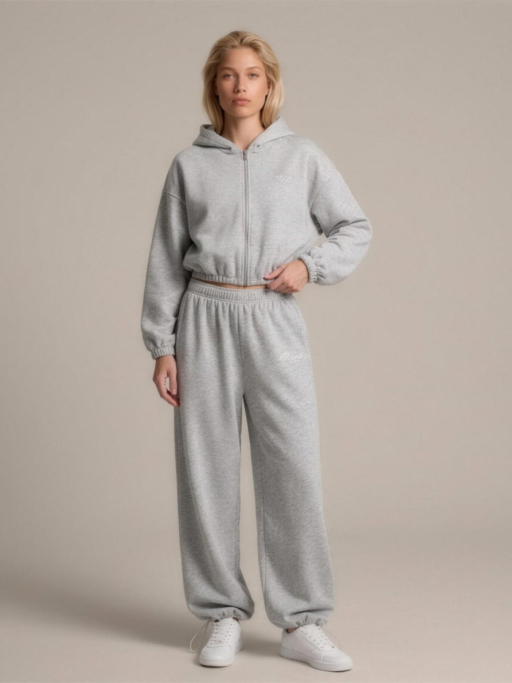 BAGGY Tracksuit — Zip Hoodie & Wide Pants — Grey Melange — studio