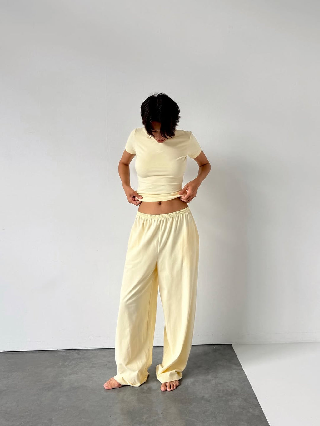 T-shirt "LOUNGE" — Butter — WOOGEE