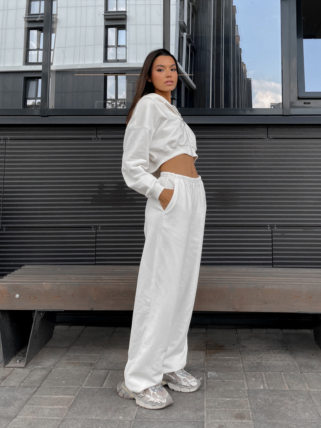 Pants MOVE — Milky