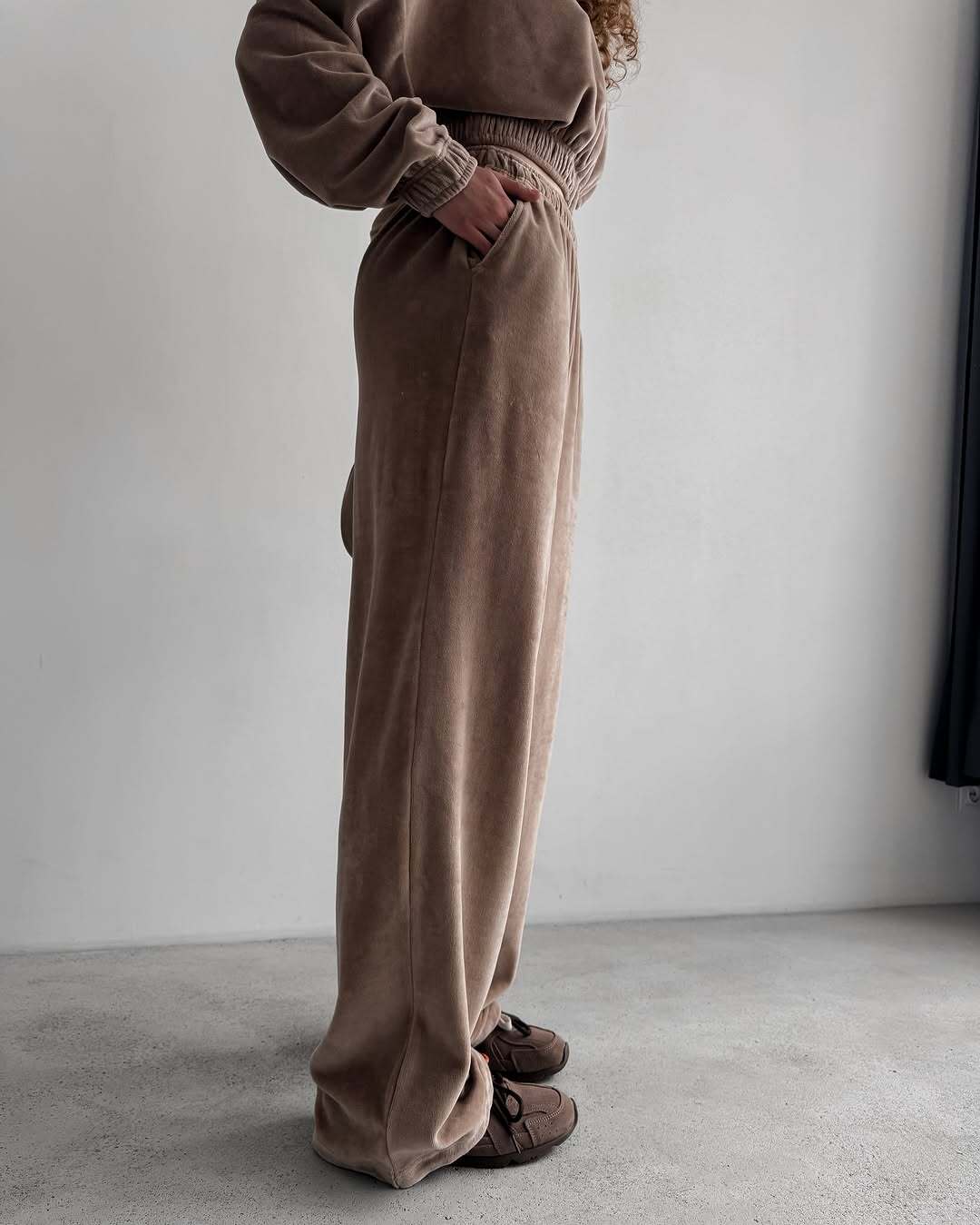 Suit SOFTNESS — Mocha Mousse