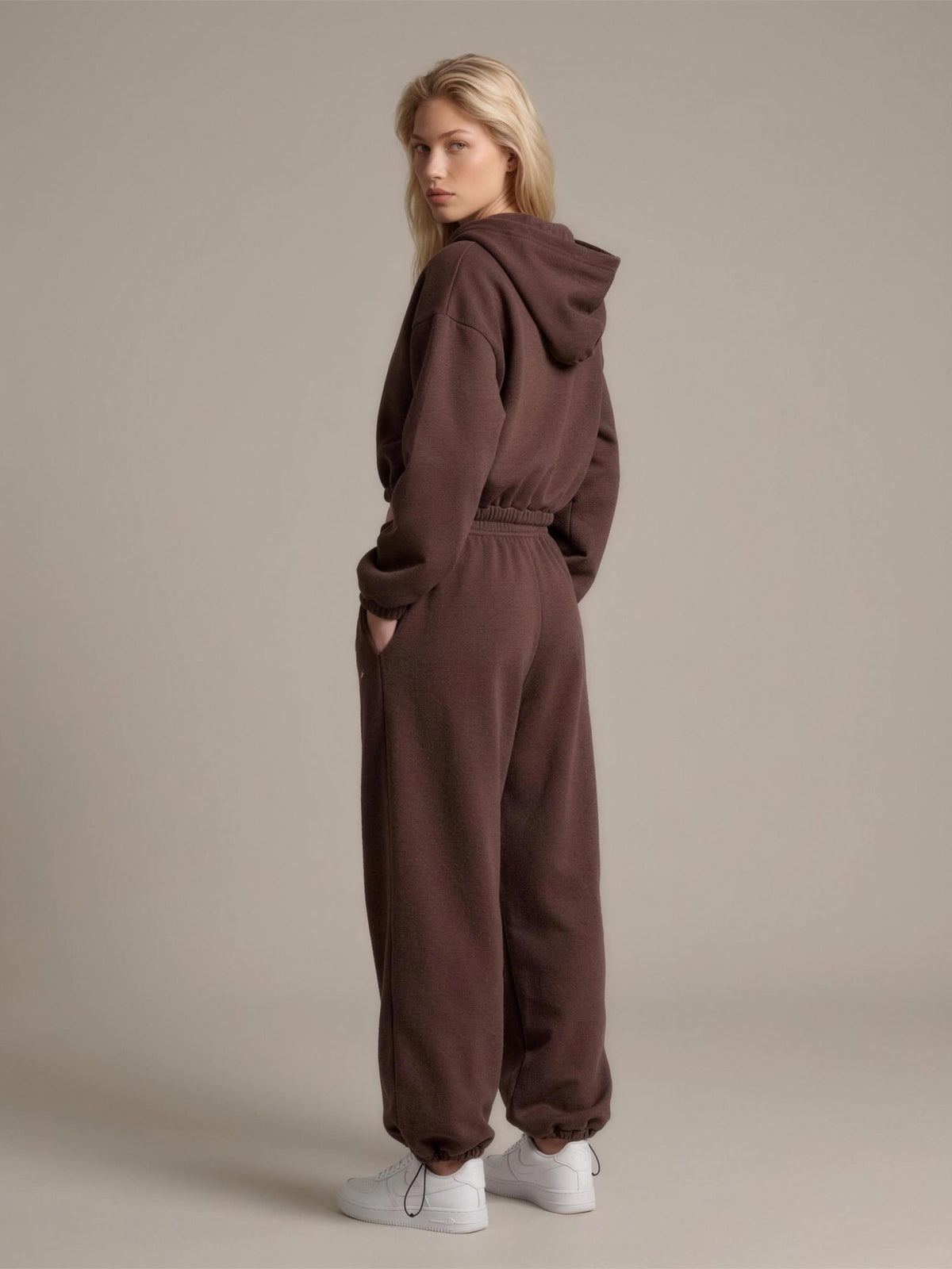 BAGGY Tracksuit — Zip Hoodie & Wide Pants — Chocolate — studio