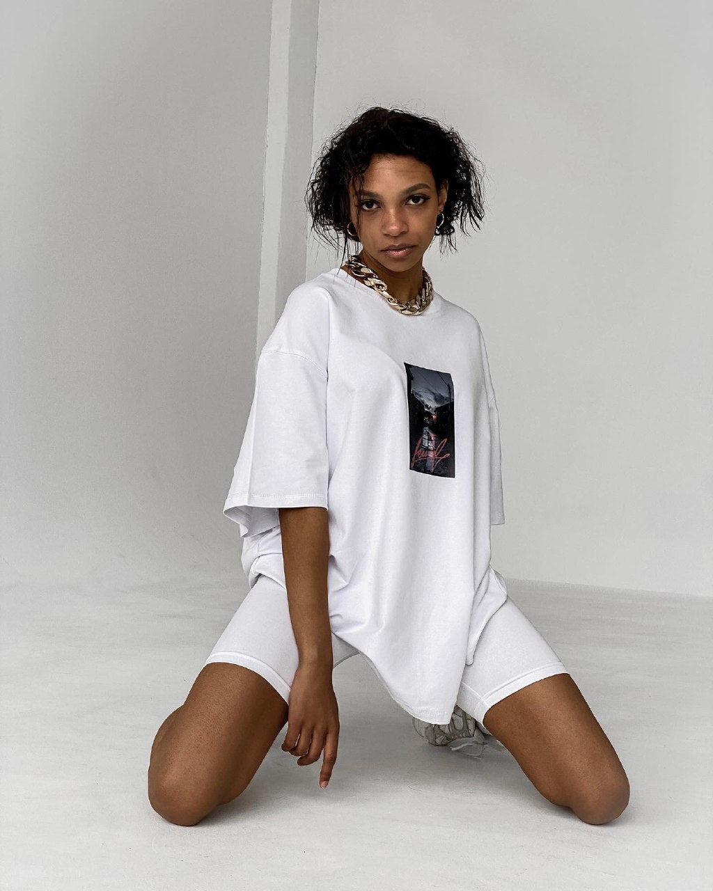 T-Shirt UNISEX — White — WOOGEE